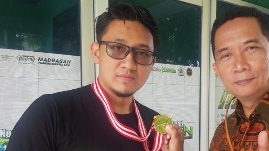 Guru MTsN 1 Pati Raih Medali International Online Art Competition 2022
