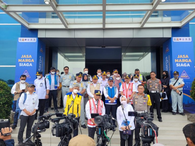 Pantau Arus Lalin Libur Nataru 2022/2023, Kepala BMKG Imbau Masyarakat untuk Waspada