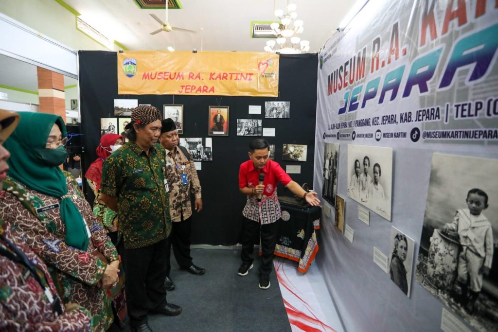 Pameran Kesejarahan, Mulai Perjalanan Pahlawan Hingga Ragam Keris