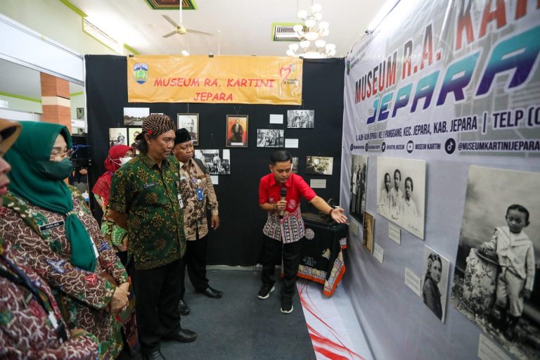 Pameran Kesejarahan, Mulai Perjalanan Pahlawan Hingga Ragam Keris