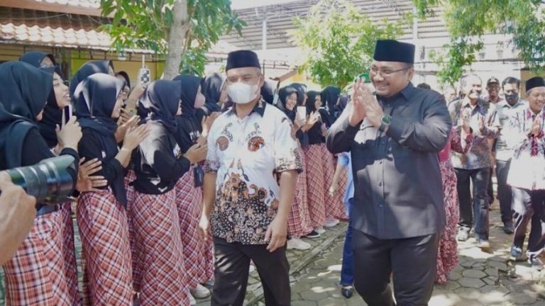 Kala Menag Kenang Masa Indah, Belajar di SMAN 2 Rembang