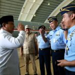 Menhan Prabowo Tinjau Pesawat Interim Falcon 7X dan 8X TNI AU