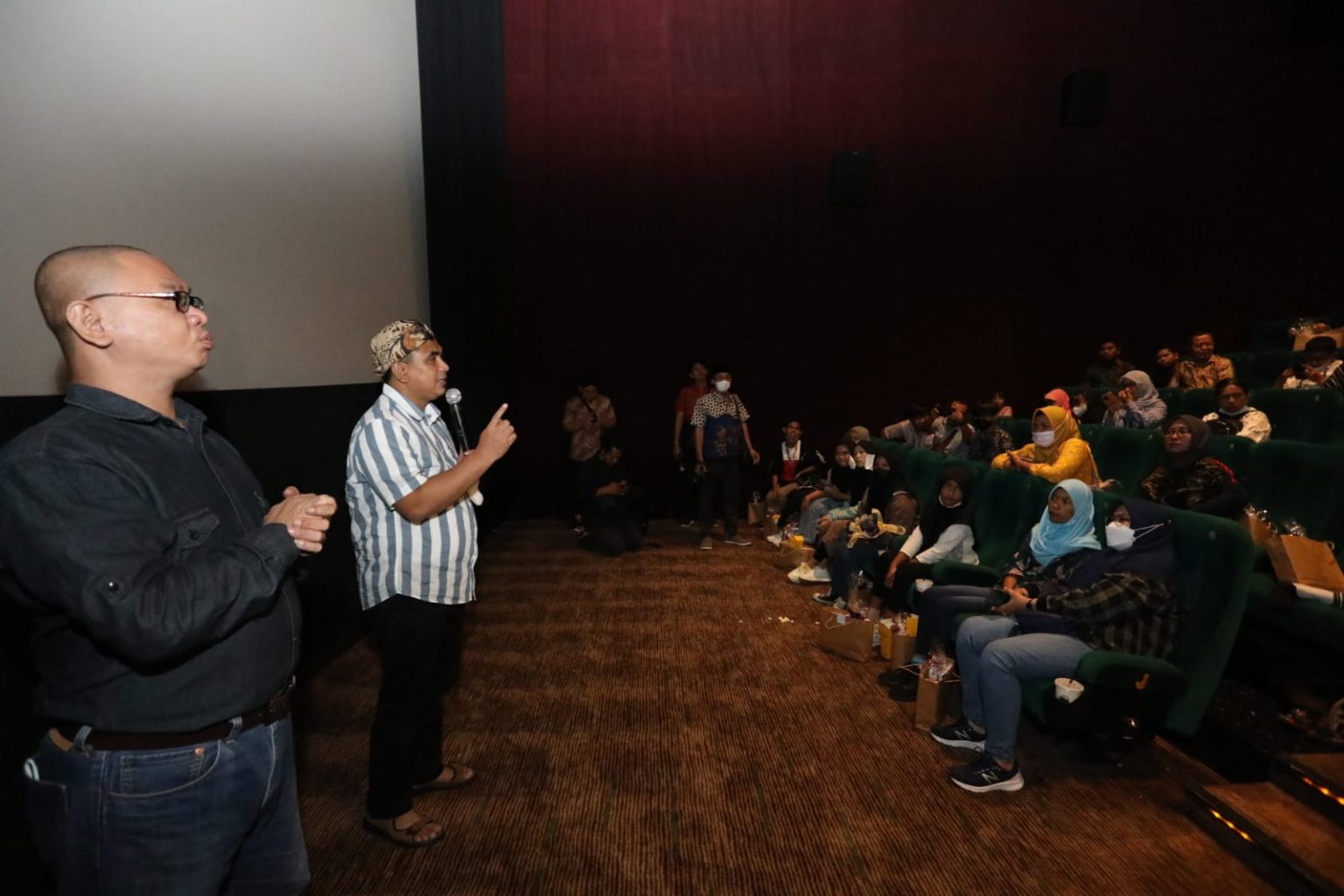 Semangati Siswa Difabel, Gus Yasin Ajak Nonton Film Tegar