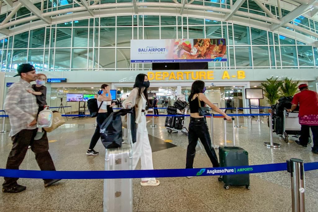 Menparekraf Minta Wisman Tak Ragu Berkunjung ke Indonesia