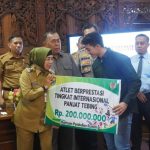 Pecahkan Rekor Dunia, Atlet Panjat Tebing Diganjar Bonus Rp 200 Juta