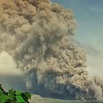 Semeru Semburkan APG, Warga di Zona Merah Diminta Kosongkan Tempat