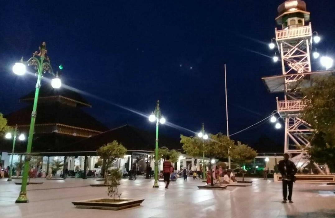 Ramainya Peziarah Makam Sultan Patah membawa Berkah