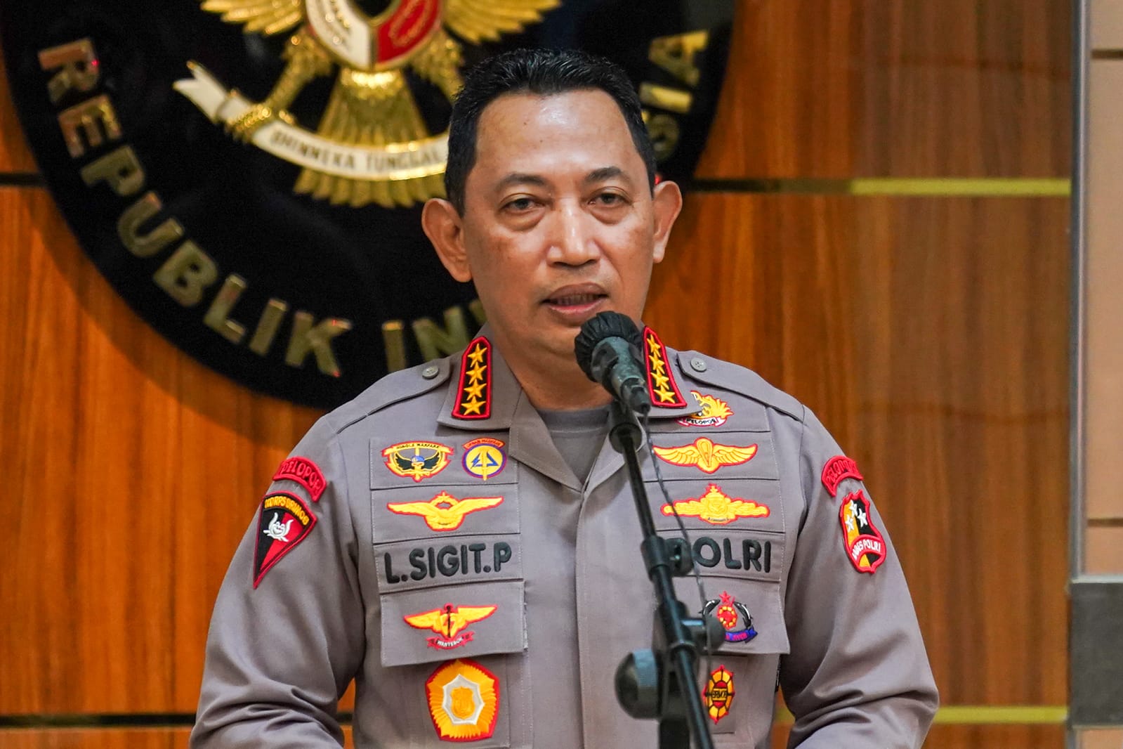 Dukung Liga 1 Bergulir, Kapolri Pastikan Pengamanan Liga 1 Maksimal