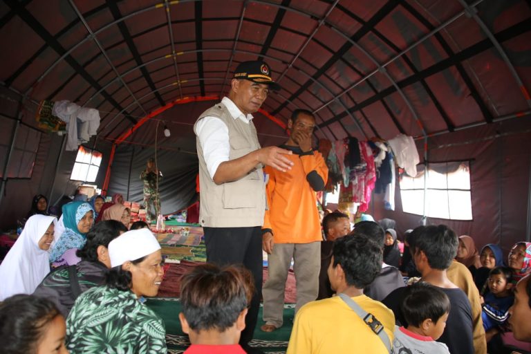 Menko PMK Mengimbau Pemberi Bantuan Diserahkan via Posko Pusat 