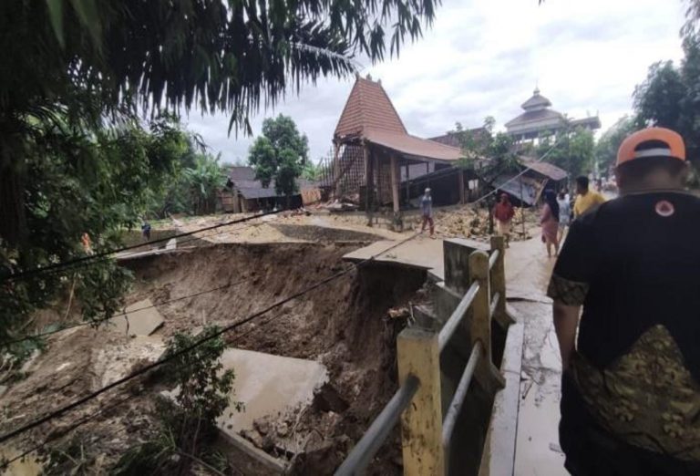 BPBD Jateng dan Pati Tangani Banjir Bandang di 6 Kecamatan di Pati