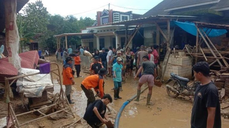 Pj Bupati: Kebutuhan Dasar Warga Terdampak Banjir Bandang Sudah Terpenuhi