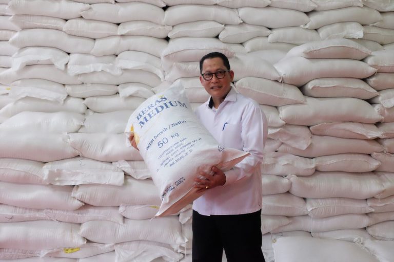 Catat Sejarah, Bulog Salurkan Beras Operasi Pasar Tembus 1,2 Juta Ton