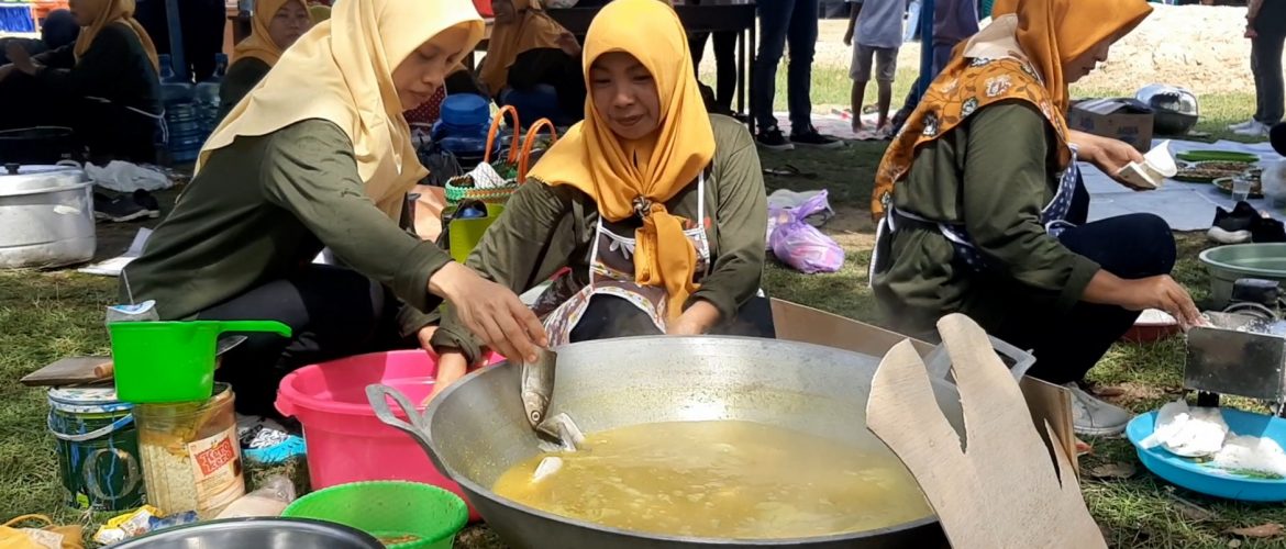 Sediakan 2 Ribu Porsi Makanan, Dinlutkan Rembang Gelar Emak-emak Membumbui Nusantara