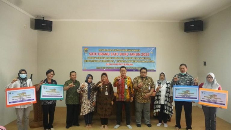 Terkumpul Ribuan Buku, Gerakan Disperpuska Batang Hibah Satu Orang Satu Buku