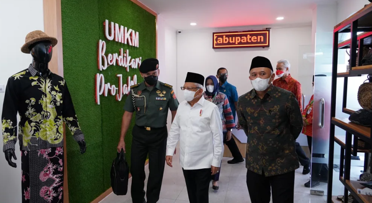 Tingkatkan Perekonomian, Wapres Dorong Pembangunan PLUT KUMKM di Seluruh Daerah