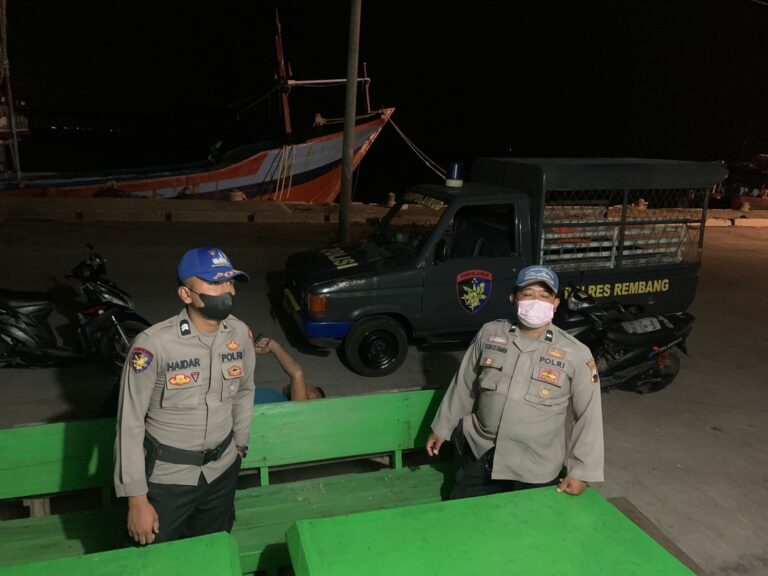 Jam Rawan Kejahatan, Sat Polairud Polres Rembang Gelar Patroli Dinihari