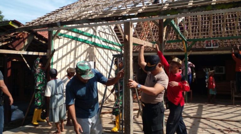 Khawatir Terdampak Longsoran Sungai, Rumah Warga Direlokasi