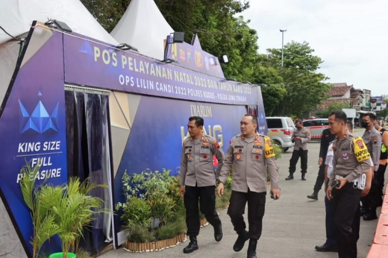 Pastikan Aman, Kapolres Kudus Cek Pos Pengamanan Nataru 2022/2023