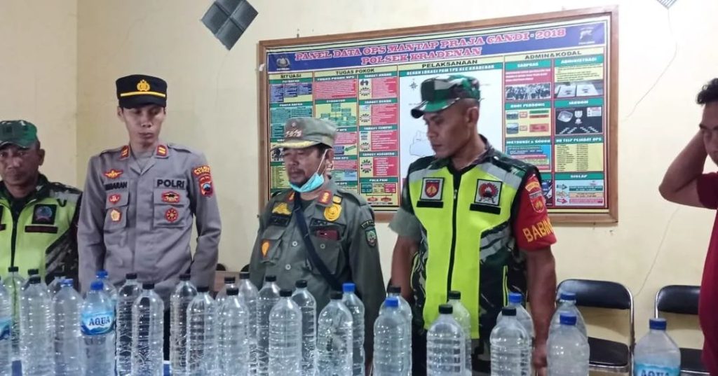 Jajaran Forkompincam Kradenan Blora Amankan Puluhan Liter Arak