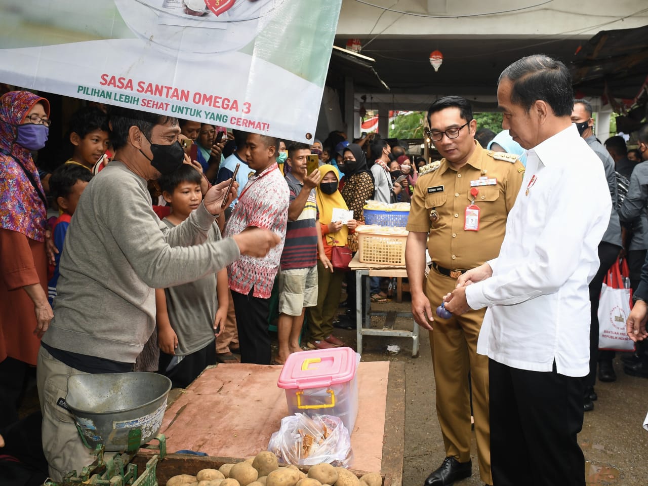 Presiden Jokowi: Pelarangan Penjualan Rokok Batangan untuk Kesehatan Masyarakat
