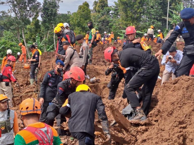 Antisipasi Potensi Cuaca Buruk, Polri Siagakan Tim SAR