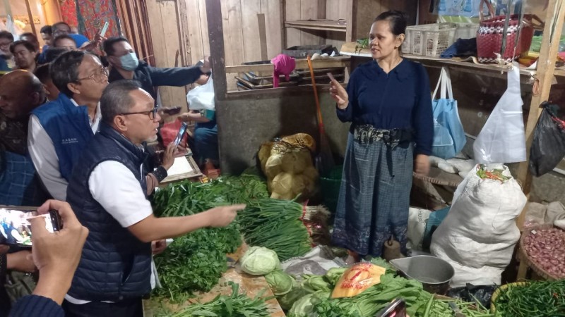 Mendag Zulkifli Hasan Kunjungi Pasar Sukorejo, Harga Bapok Terkendali dan Aman