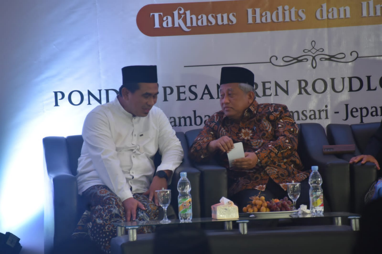 Hadiri Wisuda Ma'had Aly Jepara, Wagub Minta Masyatakat Pilih Ponpes yang Terdaftar di Kemenag