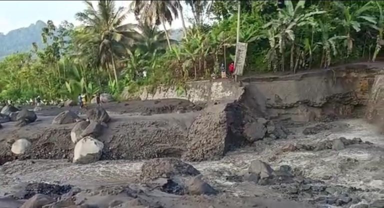 Pemkab Lumajang Usulkan Pembangunan Jembatan Gantung untuk Warga Dusun Sumberlangsep