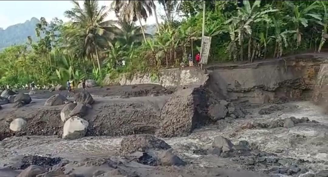 Pemkab Lumajang Usulkan Pembangunan Jembatan Gantung untuk Warga Dusun Sumberlangsep