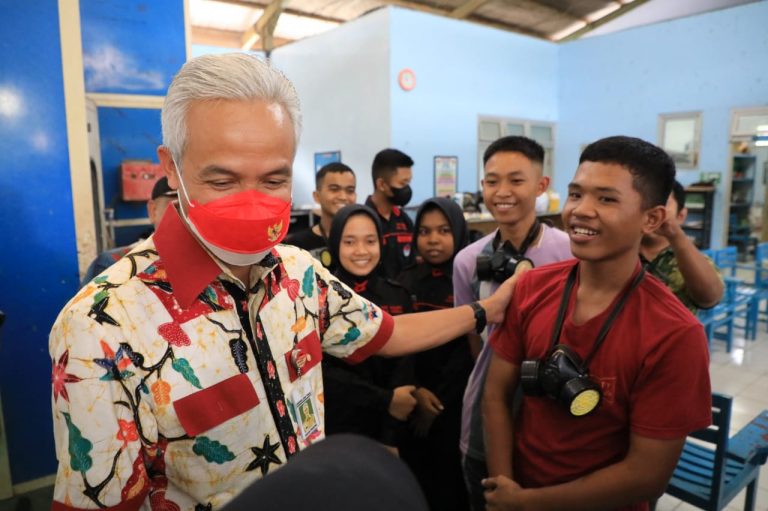 Tinjau SMKN Jateng, Ganjar Senang Temui Siswa Miliki Cita-cita Tak “Mainstream”