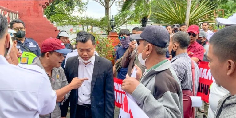 AMPK Gelar Aksi, Tuntut Dua Anggota DPRD Kudus Segera Di-PAW