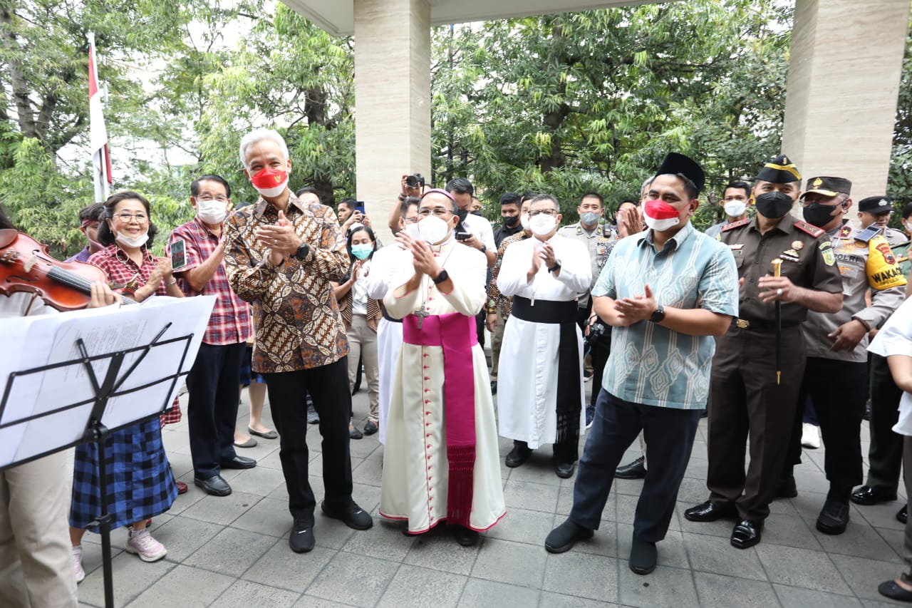 Bersama Ganjar Pantau Natal, Gus Yasin: Jadikan Momen Merawat Kerukunan