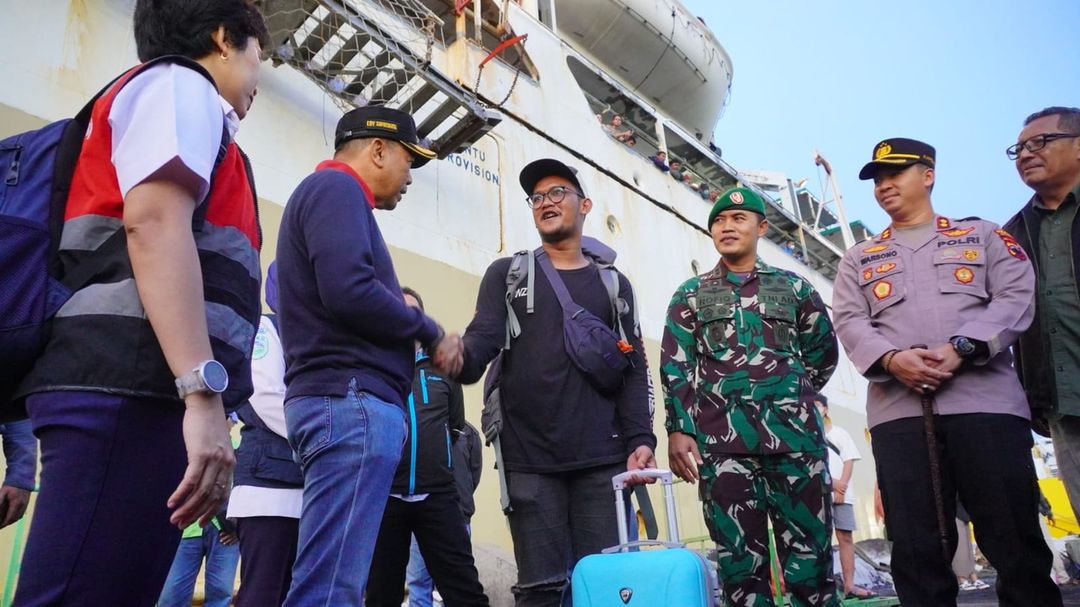 Sempat Tertunda, Ratusan Wisatawan dari Karimunjawa Dievakuasi KM Kelimutu