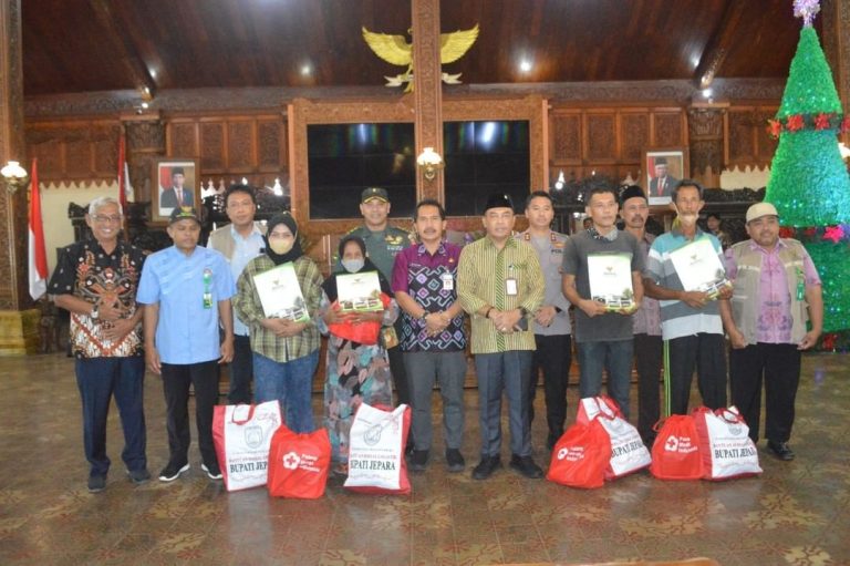 Giliran 88 KK Asal Karimunjawa Sudah Sepekan Masih Tertahan di Jepara