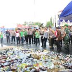 Jelang Perayaan Nataru, Polres Jepara Musnahkan Ribuan Botol Miras