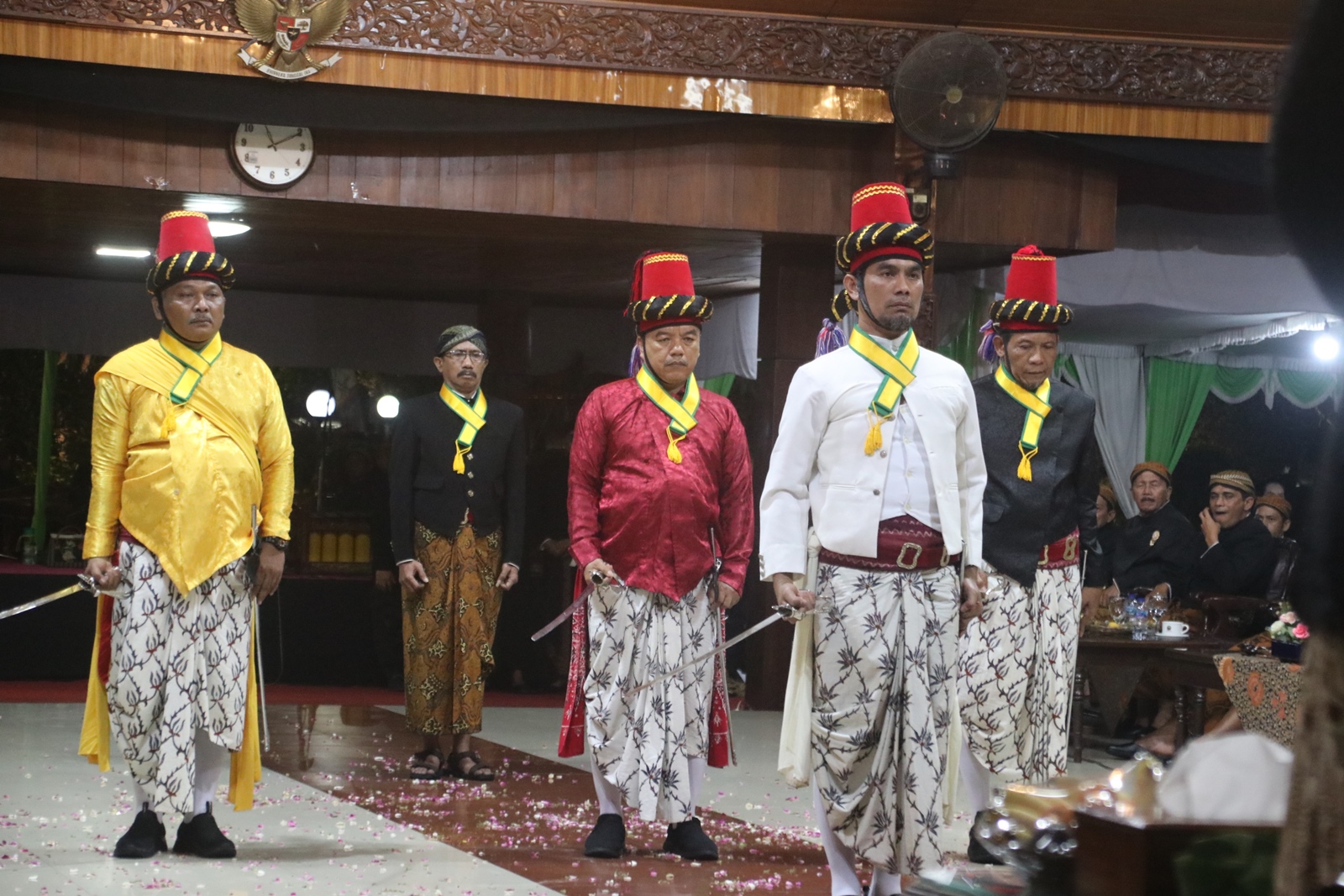 BLORA, KanalMuria – Prosesi kirab pusaka dalam rangka memperingati Hari Jadi Kabupaten Blora ke-273 tahun ini berlangsung spesial.