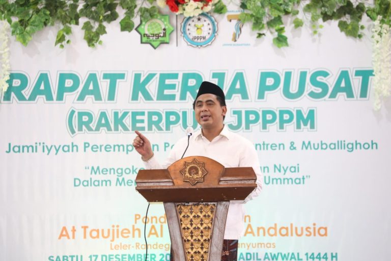Wagub Taj Yasin Dorong Para Nyai Miliki Keilmuan Tersendiri
