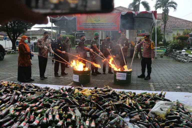 Akhir Tahun, Ribuan BB Kejahatan Dimusnahkan Kejaksaan Negeri Jepara