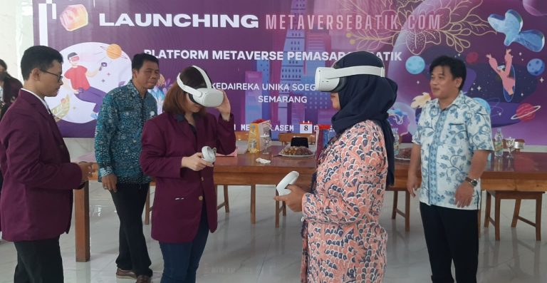 Unika Soegijapranata Bantu Perajin Batik Tulis Lasem Jual dalam Format 3 Dimensi