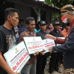 Serahkan Bantuan RTLH, Ganjar Justru Dicurhati Warga