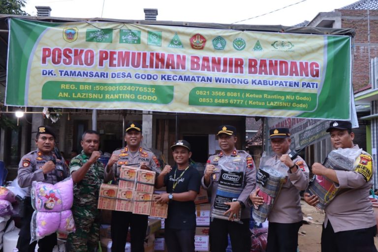 Polresta Pati Salurkan Bansos Tahap 5 kepada Masyarakat Terdampak Banjir Bandang