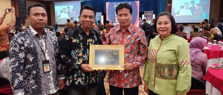 Pemkab Rembang Dinobatkan Sebagai Badan Publik Menuju Informatif