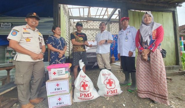 PMI Pati Blusukan Bantu Korban Bencana di Kabupaten Pati