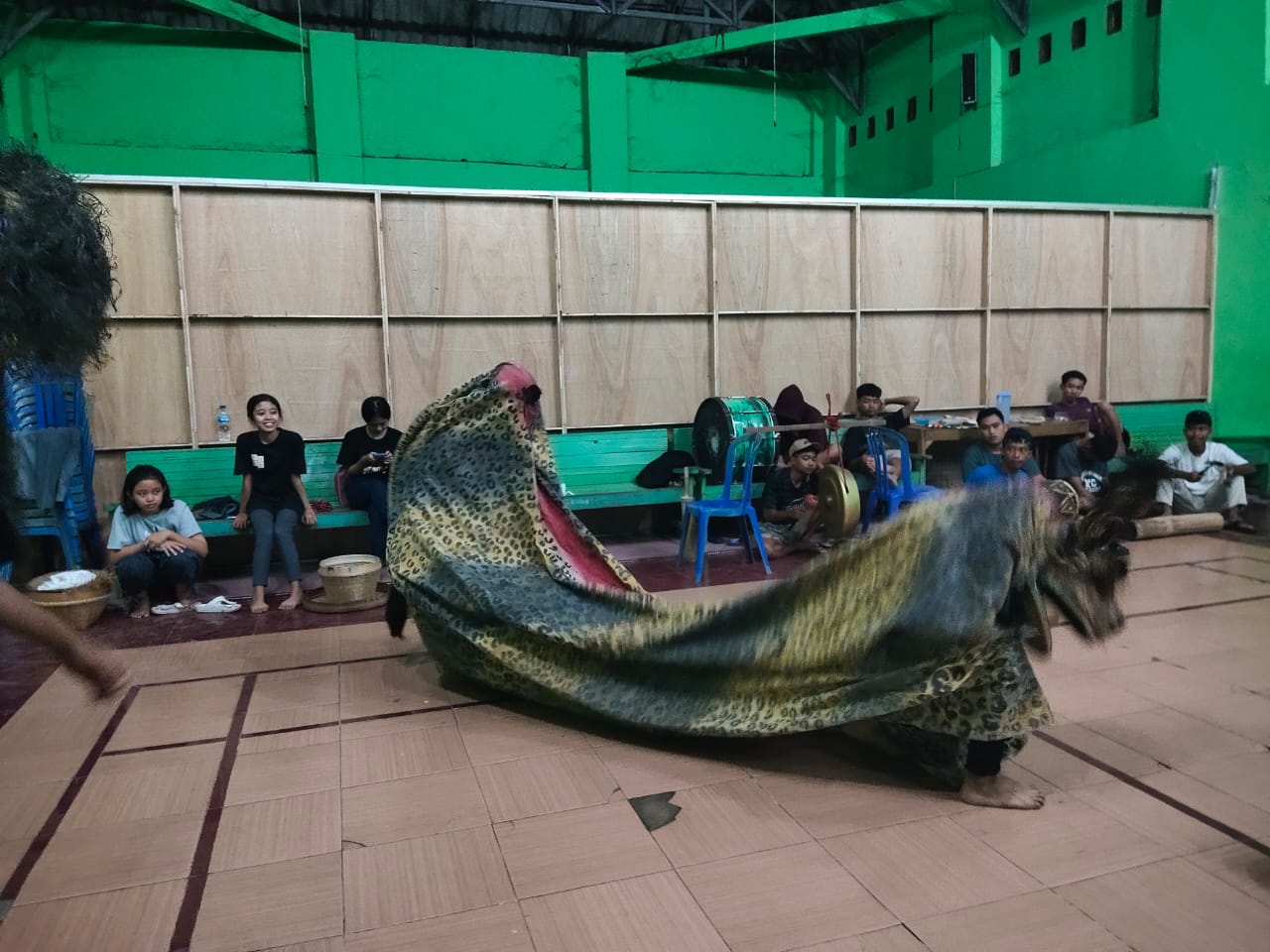 “Ritus Operasi Bocor” Teater Kubur, Sambangi Teater Gong di Gabus Pati