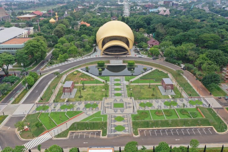 Sandiaga Uno Apresiasi Masa Uji Coba TMII