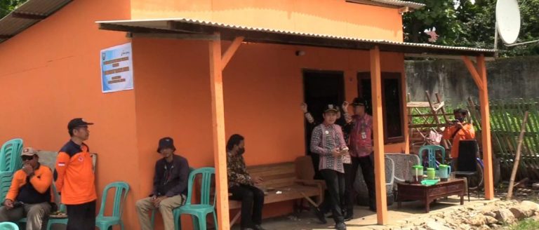 Pemkab Bangun Tiga Huntara untuk Tiga Rumah Rusak Berat Akibat Tanah Bergerak