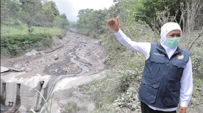 Khofifah Sebut 2.219 Jiwa Mengungsi Akibat Erupsi Gunung Semeru
