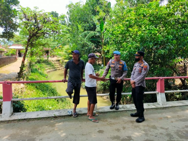 Polsek Grobogan Tinjau Lokasi Terdampak Banjir