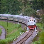 PT KAI Tegaskan Ada Ancaman Pidana Kurungan dan Denda bagi yang Beraktivitas di Sekitar Rel Kereta