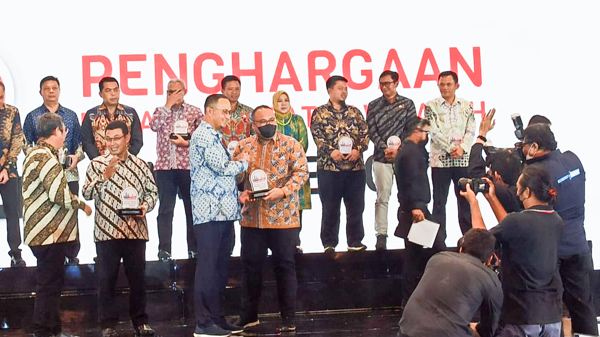 Pemkab Rembang Dapat Penghargaan dari Kemenkominfo atas Upayanya Wujudkan Rembang Smart City
